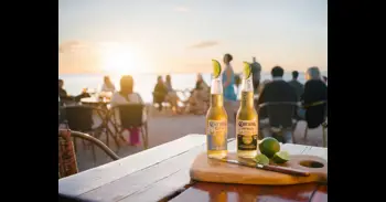 Cinco locales en la costa española para vivir un atardecer inolvidable este verano