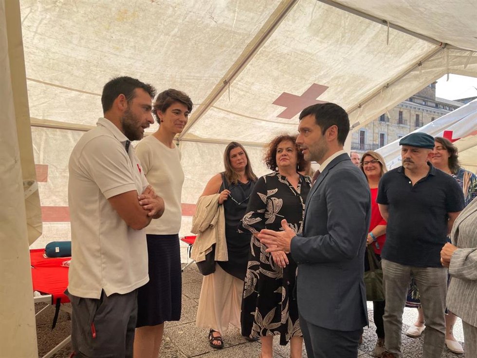 El ministro de Derechos Sociales, Consumo y Agenda 2030, Pablo Bustinduy, asiste al XV Congreso Internacional y Estatal y III Iberoamericano de Trabajo Social, celebrado en Laboral Ciudad de la Cultura, en Gijón.