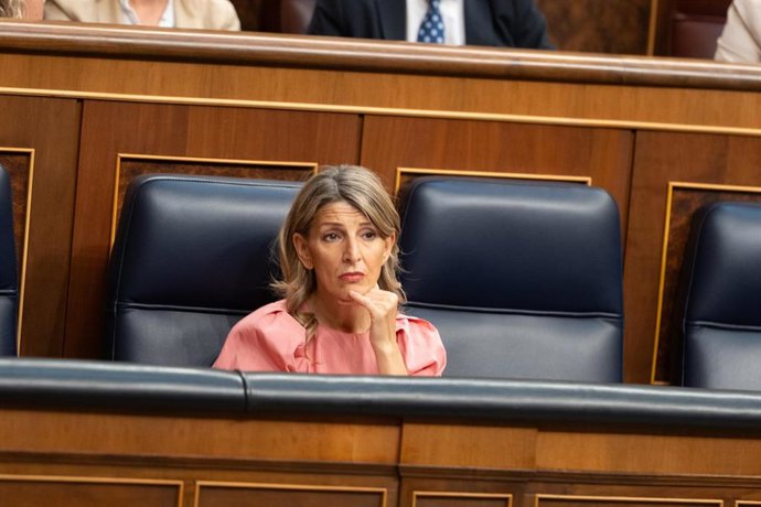 La vicepresidenta segunda del Gobierno y ministra de Trabajo, Yolanda Díaz, durante una sesión plenaria, en el Congreso de los Diputados, a 28 de mayo de 2026, en Madrid (España). 
