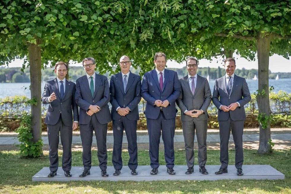 28 May 2026, Berlin: (L-R) Andrzej Domanski, Poland's Finance Minister; Giancarlo Giorgetti, Italy's Minister of Economy and Finance; Lars Klingbeil, Germany's Finance Minister; Roland Lescure, France's Finance Minister; Carlos Cuerpo, Spain's Minister of
