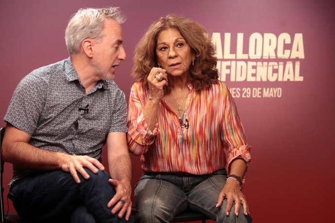 David Ilundain y Lolita Flores conceden una entrevista durante la presentación de la película 'Mallorca Confidencial', en Cines Embajadores Río, a 28 de mayo de 2026, en Madrid (España). La película participó en Sección Oficial Fuera de Concurso de la 29 