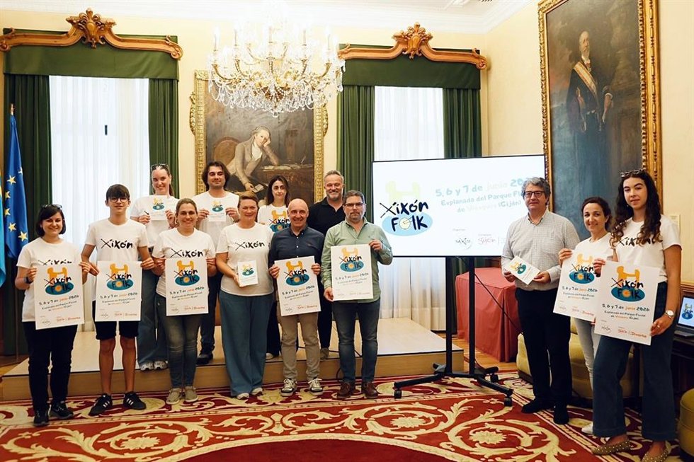 Presentación, en el Ayuntamiento de Gijón, del III Festival Xixón Folk, que se celebrará del 5 al 7 de junio de 2026.