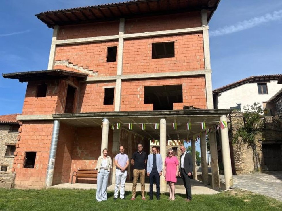 El Gobierno de La Rioja destina más de 270.000 euros para financiar las obras de ejecución del nuevo Ayuntamiento de Hornillos de Cameros