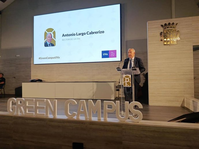 El exrector de la UVA, Antonio Largo, durante la presentación del 'Green Campus'