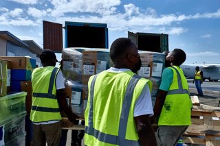 KINSHASA, May 28, 2026  -- Staff members transport epidemic prevention and control supplies in Bunia of Ituri Province, the Democratic Republic of the Congo, May 28, 2026.   The number of suspected Ebola cases in the Democratic Republic of the Congo (DRC)
