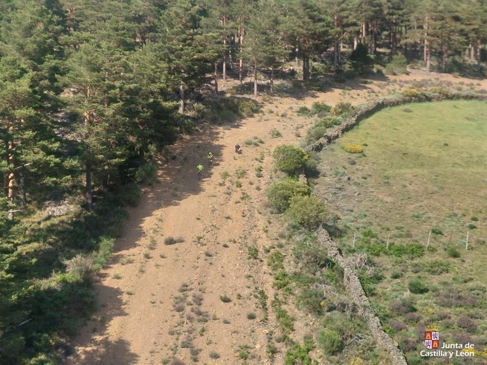 Rescatan a un senderista extraviado e indispuesto en el pico El Travieso en Candelario (Salamanca)