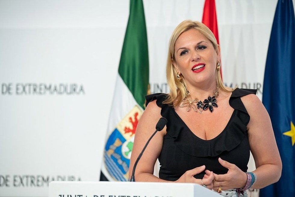 La portavoz y consejera de Hacienda de la Junta de Extremadura, Elena Manzano, en una imagen de archivo
