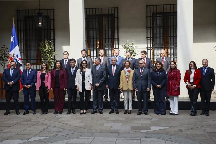 Santiago 28 de mayo 2026. El Presidente de la Republica encabeza la fotografia oficial junto los Delegados Regionales Presidenciales. Dragomir Yankovic/Aton Chile