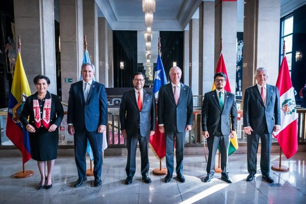 Los ministros  de Exteriores de Ecuador, Argentina, Chile, Bolivia y Perú