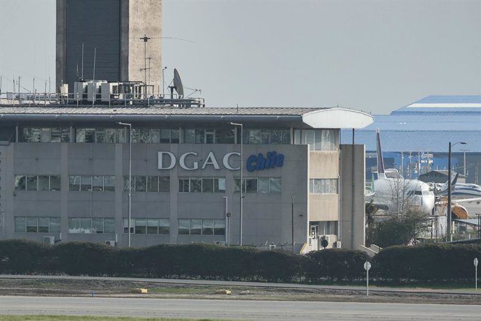 Santiago, 03 de Septiembre de 2025.   Torre de Control de la Direccion General de Aeronautica Civil DGAC  Los ministros del Interior, Alvaro Elizalde; Obras Publicas , Jessica Lopez , y Transportes, Juan Carlos Munoz, junto al gerente general del