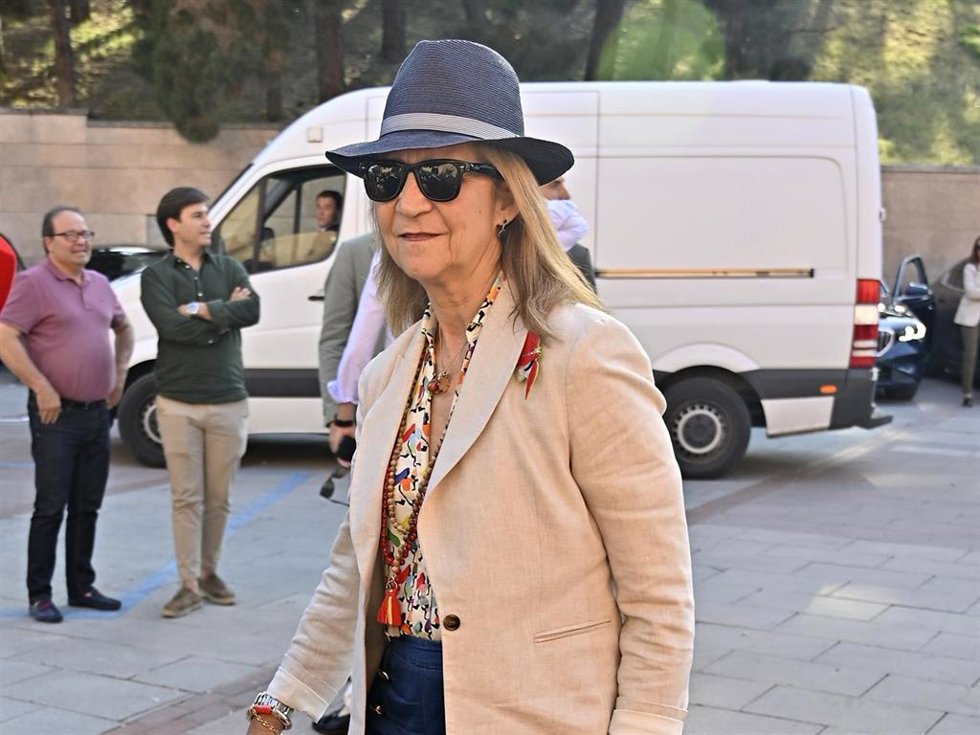 La infanta Elena entra en la plaza de toros de las Ventas para asistir a la corrida de la prensa, a 28 de mayo de 2026, en Madrid