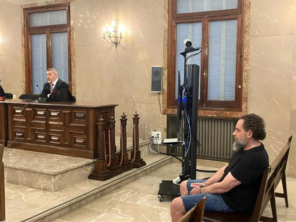 El acusado del crímen de la Colònia de Sant Jordi, este jueves en la Audiencia Provincial de Baleares durante la lectura del veredicto.