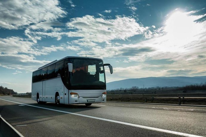 Archivo - Transporte escolar.- Archivo