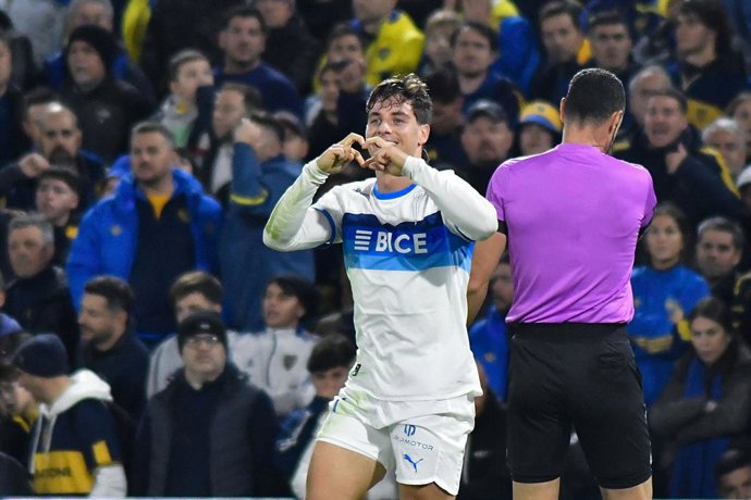 Futbol, Boca Juniors vs Universidad Catolica  Copa Libertadores 2026. El jugadores de Universidad Catolica, Clemente Montes, celebra su gol contra Boca Juniors durante el partido del grupo D de la Copa Libertadores  realizado en el Estadio La Bombonera