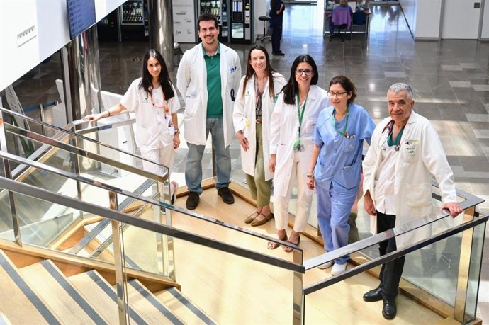 Equipo de cuidados a pacientes con esclerosis múltiple