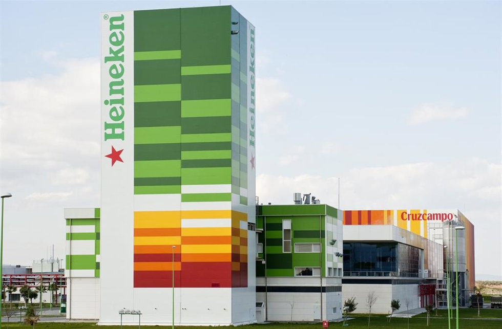 Archivo - Imagen de archivo de la fábrica de Heineken en Sevilla