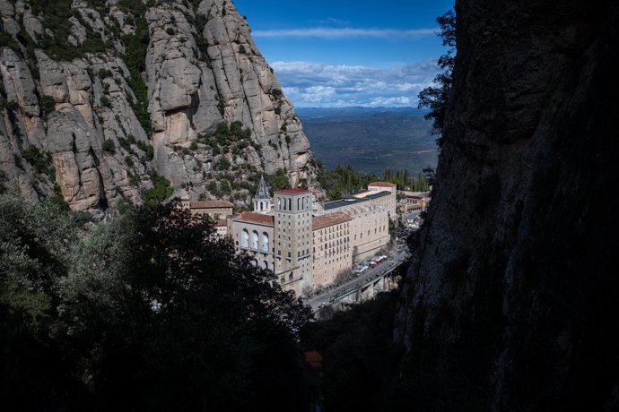 Archivo - Vista àeria del monestir de Montserrat