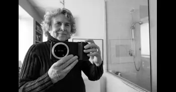Isabel Azkarate destaca la "rapidez" de la fotografía móvil y defiende que "la mirada del fotógrafo siempre permanece"