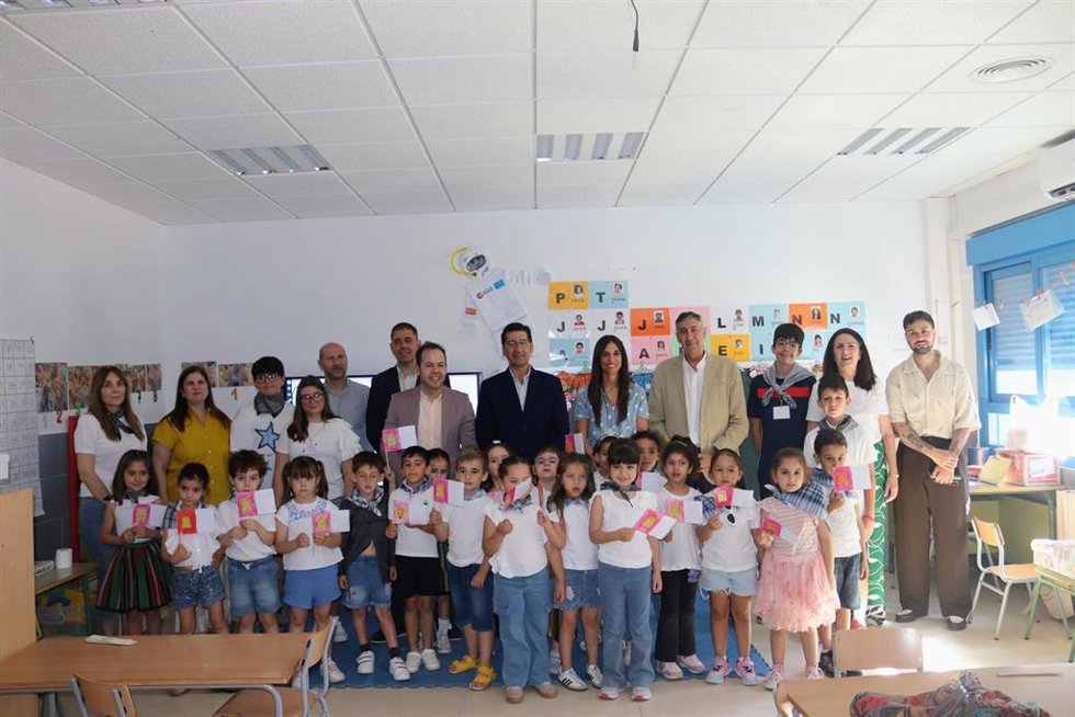 Visita a las actuaciones de climatización del colegio 'Carrasco Alcalde' de Herencia.
