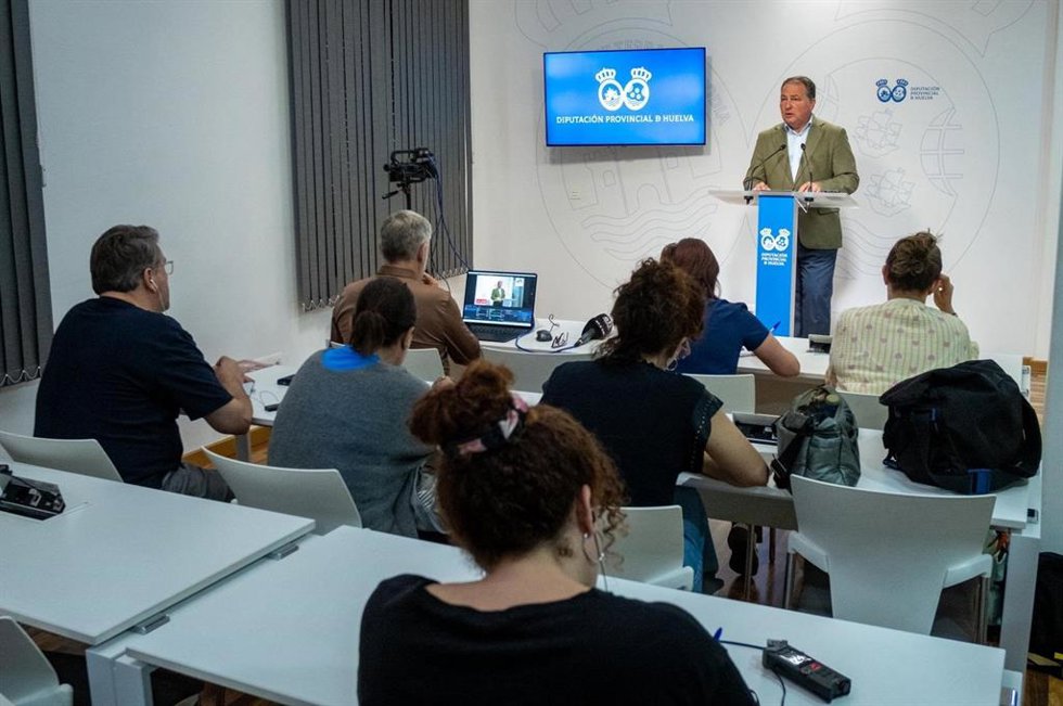 El presidente de la Diputación de Huelva, David Toscano, informa sobre la I Reunión del Programa de Rutas e Itinerarios Culturales Iberoamericanos impulsado por la Organización de Estados Iberoamericanos (OEI).