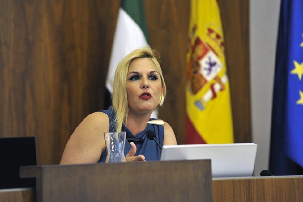 La consejera de Hacienda y portavoz de la Junta de Extremadura, Elena Manzano, presenta el proyecto de Ley de Presupuestos para 2026, a 29 de mayo de 2026, en Mérida (Badajoz).