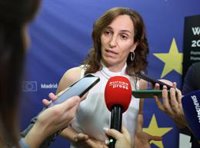 Mónica García defiende que el Gobierno está "limpio", pero reclama explicaciones al PSOE por los casos que le afectan