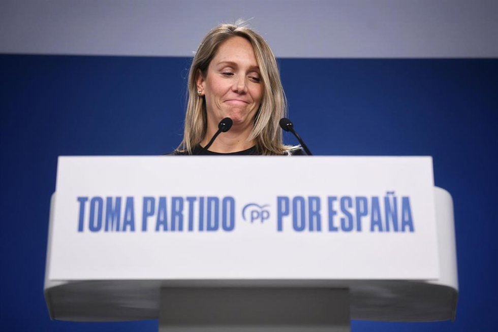 Archivo - La vicesecretaria de Coordinación Sectorial del PP, Alma Ezcurra, ofrece una rueda de prensa en la sede nacional del Partido Popular, a 22 de septiembre de 2025, en Madrid (España).