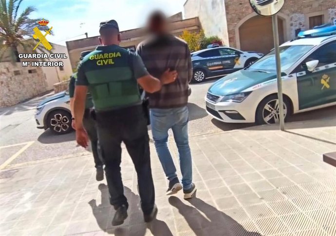 Detenido por causar de manera reiterada daños sobre un vehículo en Santanyí.