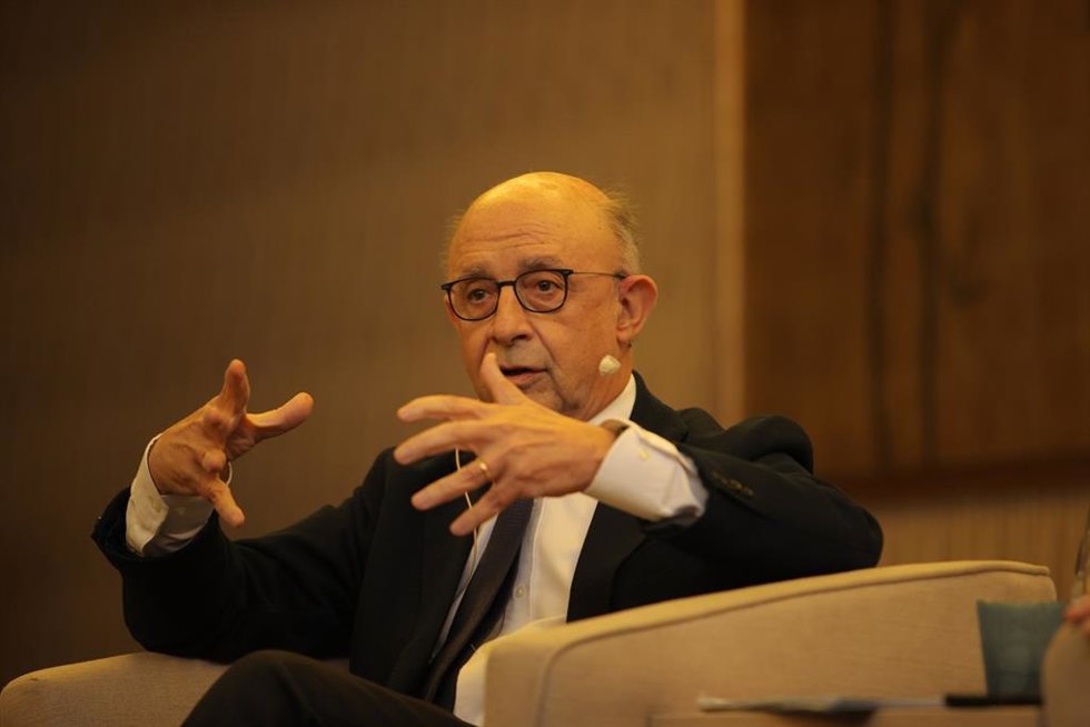 Archivo - El exministro de Hacienda Cristóbal Montoro.