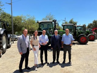 Representantes institucionales en la segunda edición de la Agroferia de Vélez-Rubio (Almería).