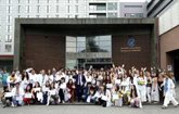Foto: Valdecilla despide a los 100 residentes que finalizan su formación especializada este año