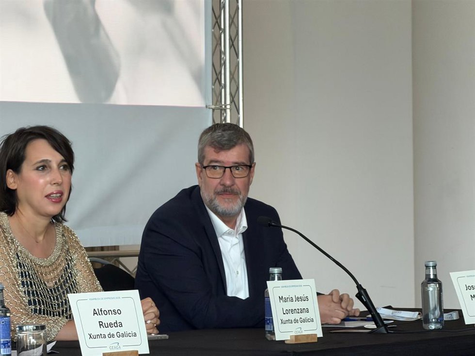 El director de Stellantis Vigo durante la asamblea de Ceaga.
