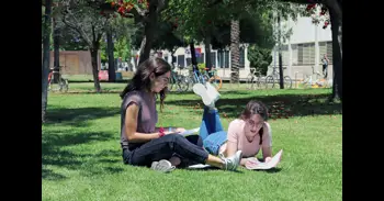 La preinscripció telemàtica per a accedir als graus de les universitats valenciana arranca el 15 de juny