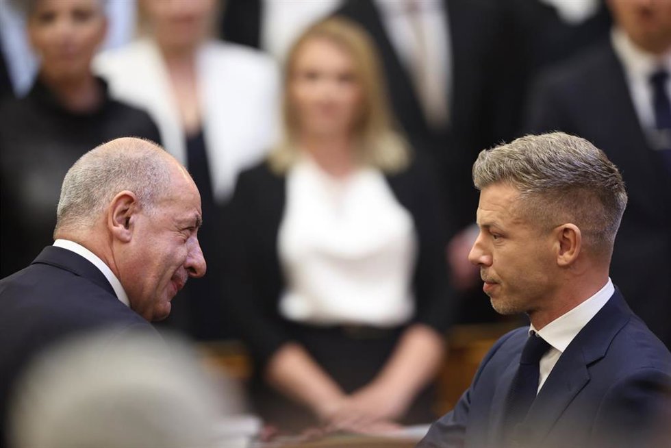 El presidente de Hungría, Tamas Sulyok, y el primer ministro Peter Magyar