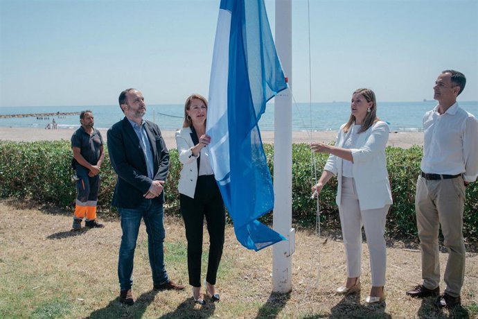 Castelló iza la Bandera Azul de la playa del Serradal