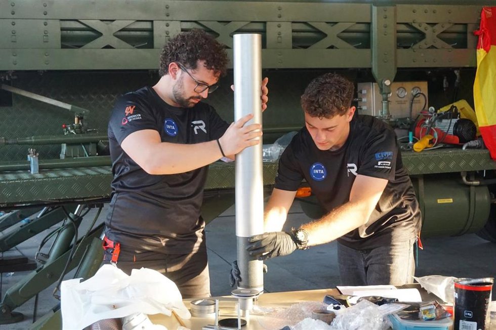 Imagen de unos miembros de Faraday Rocketry UPV.
