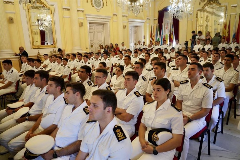 Recepción en el Gobierno de Melilla a militares de la Armada del crucero de instrucción de la Escuela Naval