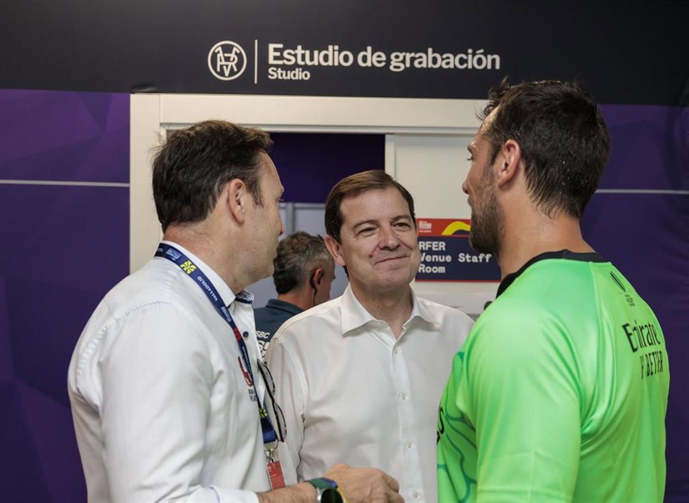 El presidente de la Junta, Alfonso Fernández Mañueco, en el Rugby
