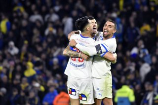 Futbol, Boca Juniors vs Universidad Catolica  Copa Libertadores 2026. Jugadores de Universidad Catolica celebran durante el partido del grupo D de la Copa Libertadores contra Boca Juniors realizado en el Estadio La Bombonera de Buenos Aires,