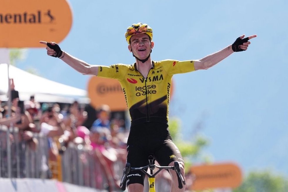 El ciclista estadounidense Sepp Kuss (Team Visma|Lease a Bike) gana la decimonovena etapa del Giro de Italia 2026.
