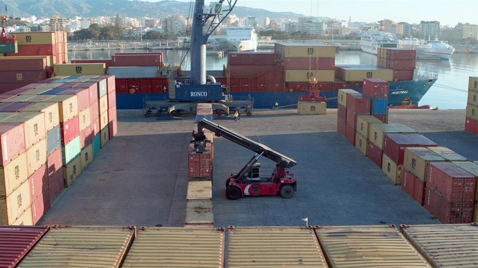 Archivo - Terminal de contenedores del puerto de Almería