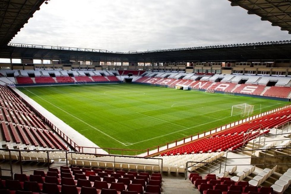 Archivo - Campo de fútbol municipal de Las Gaunas