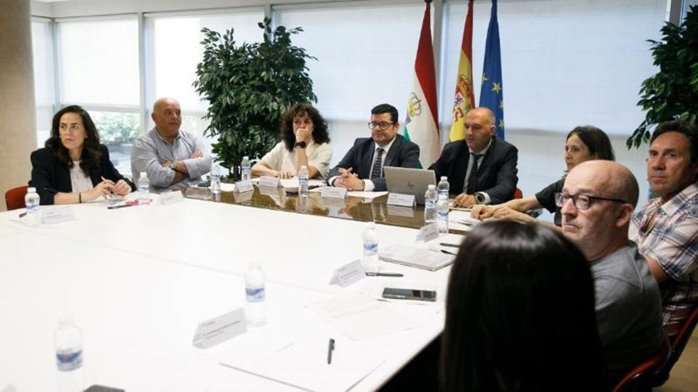 El consejero de Hacienda, Gobernanza Pública, Sociedad Digital y Portavocía, Alfonso Domínguez, preside la reunión anual del Consejo Superior de Estadística de La Rioja