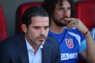 Futbol, Union La Calera vs Universidad de Chile Fecha 5, Copa de la Liga 2026 El entrenador de Universidad de Chile, Fernando Gago, es fotografiado, durante el partido de Copa de la Liga disputado en el estadio Nicolas Chahuan de La Calera,