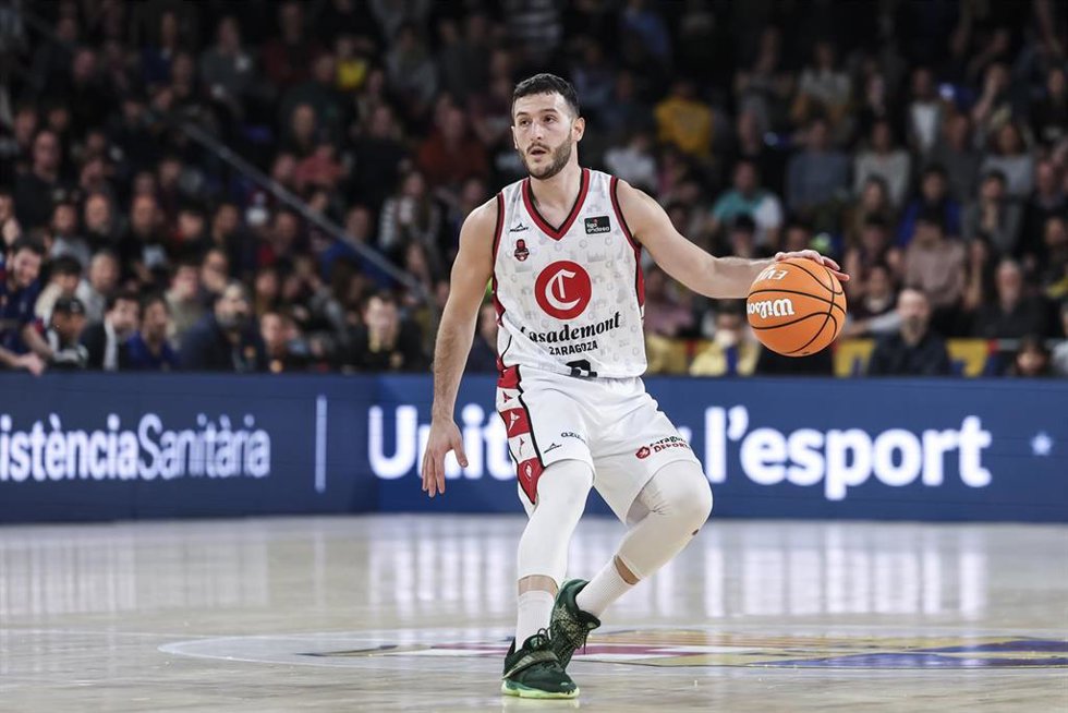 Archivo - Marco Spissu, en un partido con el Casademont Zaragoza.