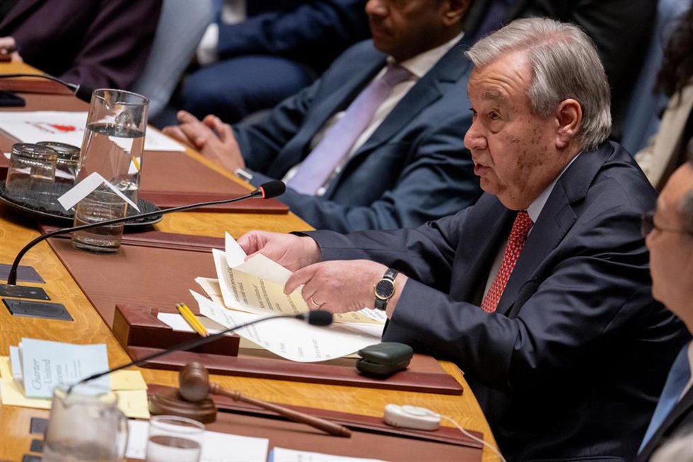 El secretario general de la ONU, António Guterres, interviene en una reunión del Consejo de Seguridad sobre Ucrania celebrada en la sede de la ONU en Nueva York, Guterres pidió el jueves una desescalada inmediata y sostenida del conflicto en Ucrania