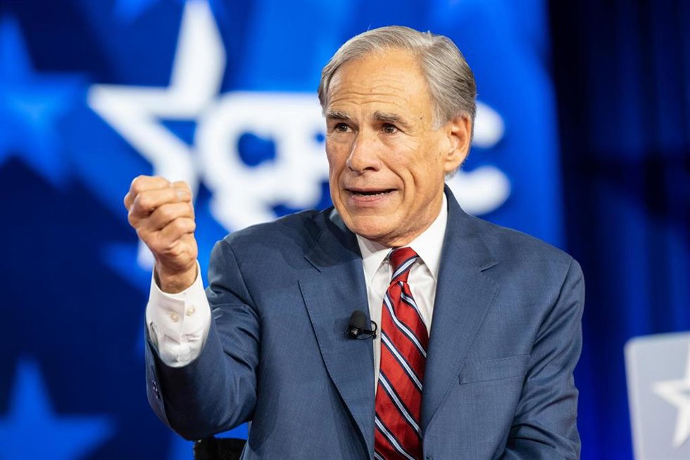 Archivo - El gobernador del estado de Texas, Greg Abbott
