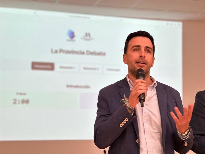 El diputado de Educación y Juventud, José Santaolalla.