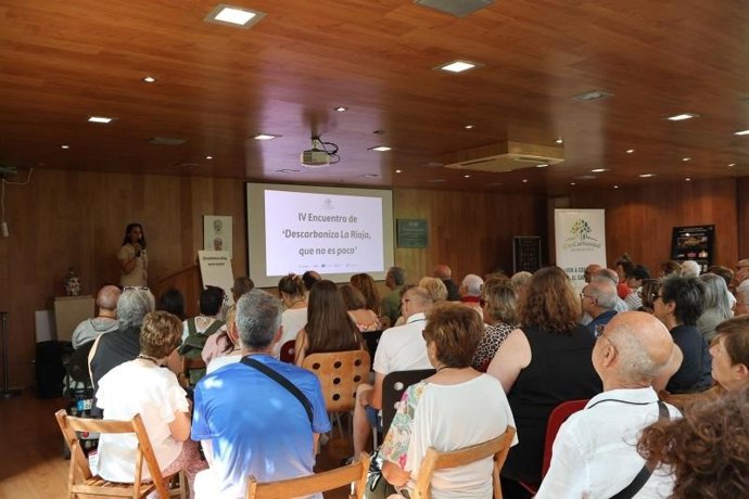 El Jardín Botánico de La Rioja ha acogido hoy, 30 de mayo, el IV Encuentro de la red ciudadana de adultos ante la crisis climática del proyecto 'Descarboniza La Rioja... Que no es poco'
