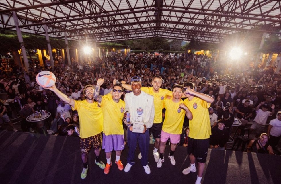 Peloteros El Bruc conquista el Red Bull Rey del Barrio junto a Nico Williams